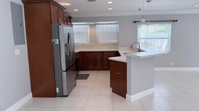 1110 SE 9th Ave in Pompano Beach, FL - Building Photo - Building Photo