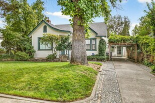 1306 Reddy Ave in Medford, OR - Building Photo