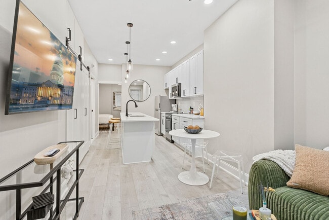 218 4th St SE in Washington, DC - Building Photo - Building Photo