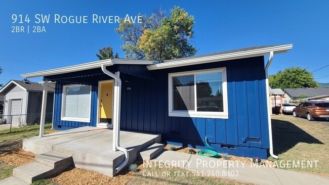 property at 914 SW Rogue River Ave