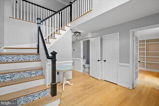 8608 Oak Brook Ln in Fairfax Station, VA - Building Photo - Building Photo