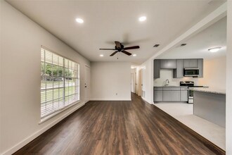 1110 Wycliff Dr in Garland, TX - Building Photo - Building Photo