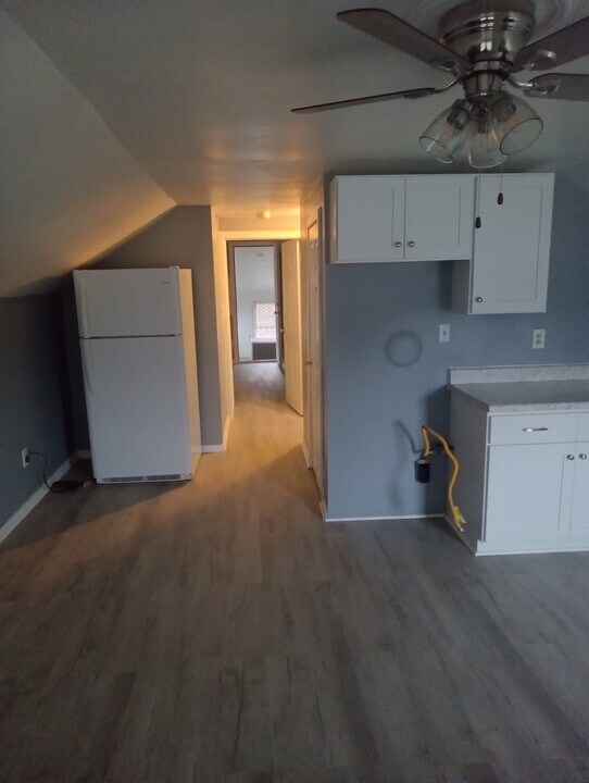 1560 Corbin Ave, Unit Eduardo soler in New Britain, CT - Foto de edificio