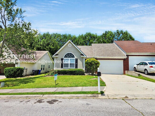 property at 2175 Red Oak Cir