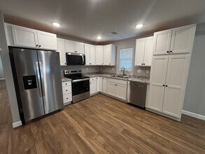1610 Green Valley Cir in Manhattan, KS - Building Photo - Building Photo