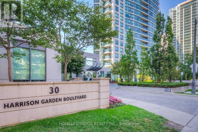 30 Harrison Garden Blvd in Toronto, ON - Building Photo - Building Photo