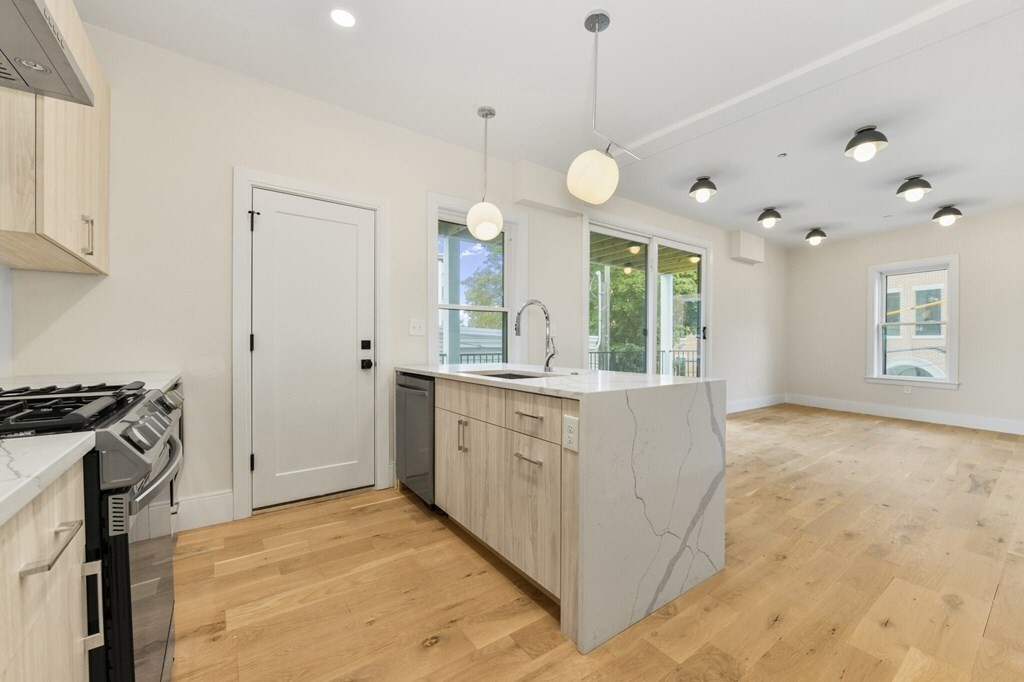226 Princeton St-Unit -4 in Boston, MA - Building Photo