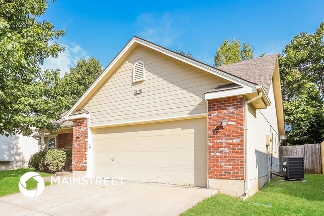 19700 E 9th St S in Independence, MO - Foto de edificio - Building Photo