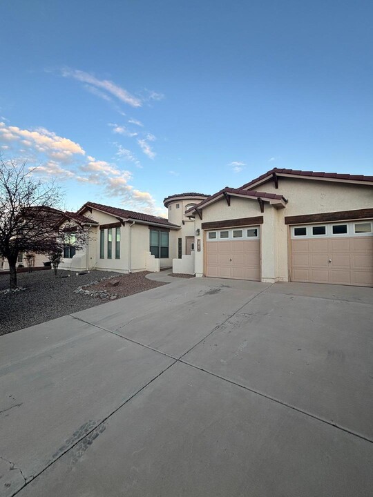 1418 White Pine Dr in Rio Rancho, NM - Building Photo