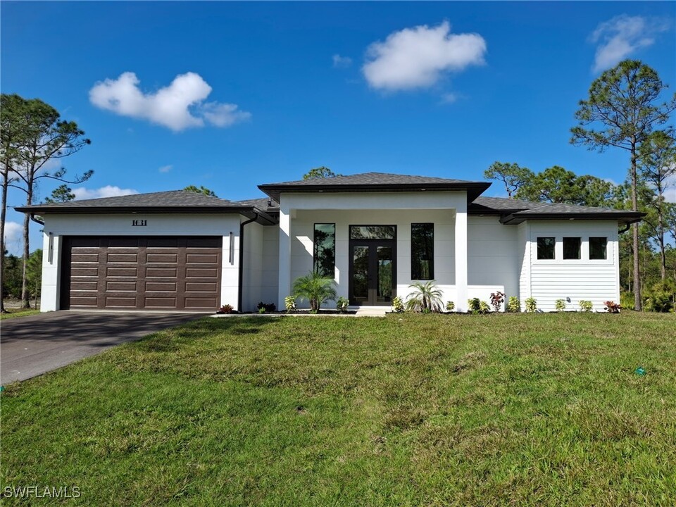 1631 Desoto Blvd N in Naples, FL - Building Photo