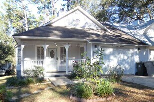 10017 Foxrun Rd in Pensacola, FL - Building Photo