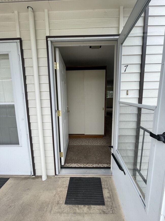 530 Burnett Ave N, Unit 7 in Renton, WA - Foto de edificio - Building Photo
