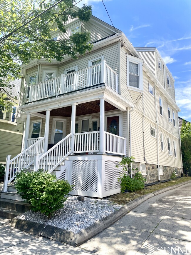 45 Lowden Ave, Unit 45 Lowden Ave #1