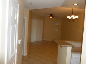 71 E Agate Ave, Unit 201 in Las Vegas, NV - Building Photo - Building Photo