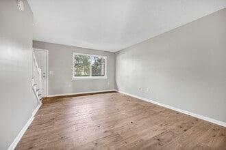 815 Raleigh St in West Columbia, SC - Building Photo - Building Photo