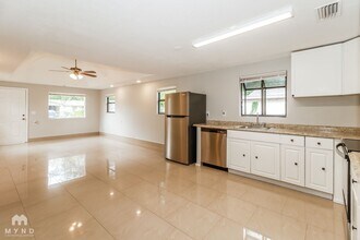 7018 Maclura Dr in New Port Richey, FL - Building Photo - Building Photo