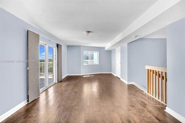 280 SW 20th Rd, Unit 904 in Miami, FL - Building Photo - Building Photo