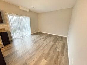 811 E Main St in East Dundee, IL - Building Photo - Building Photo