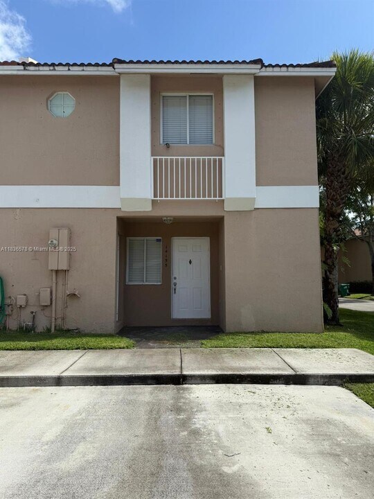 14155 SW 179th Terrace in Miami, FL - Building Photo