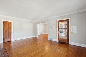 3996 Bluestone Rd in Cleveland Heights, OH - Building Photo - Building Photo