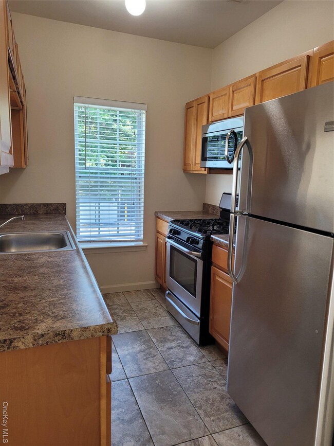 85 Ruth Ct in Middletown, NY - Building Photo - Building Photo