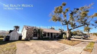 5520 Charleston St in Orlando, FL - Building Photo