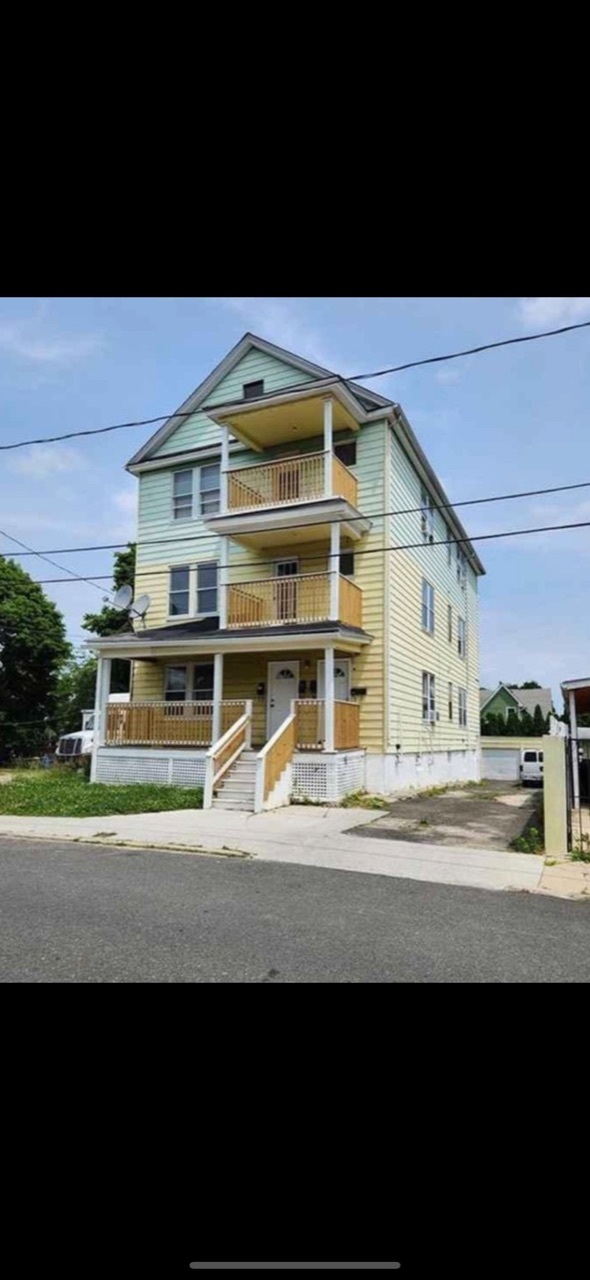 15 Willard St, Unit 17 Willard Street 3rd flr