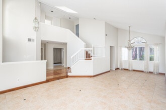 9244 Calle De Vista Oeste in San Diego, CA - Building Photo - Building Photo