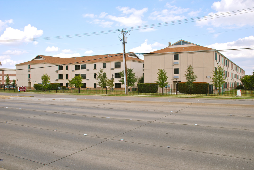 Pioneer Place Senior Housing in Plano, TX - Building Photo