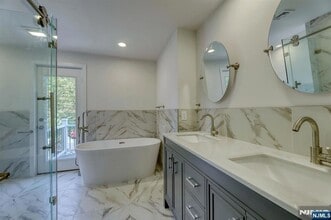 74 Buff Rd in Tenafly, NJ - Building Photo - Building Photo