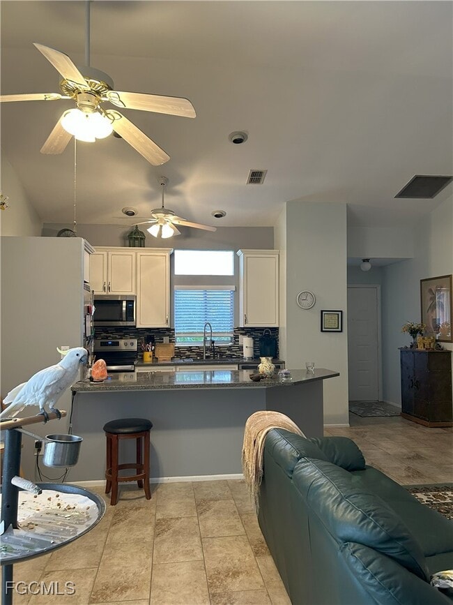 property at 5560 Longleaf Dr