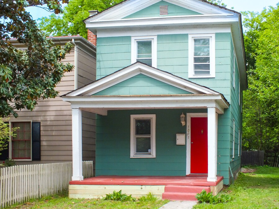 1005 Maplewood Ave in Hopewell, VA - Foto de edificio