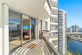 19101 NE 36th Pl in Aventura, FL - Building Photo - Building Photo