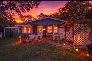 4910 Charles St in Seabrook, TX - Building Photo