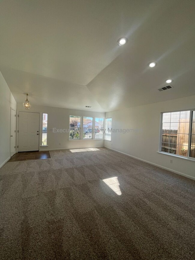 1449 Quiet Ct in Merced, CA - Building Photo - Building Photo