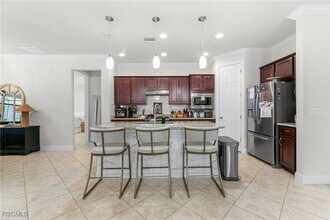 12009 Avingston Lake Dr in Ft. Myers, FL - Building Photo - Building Photo