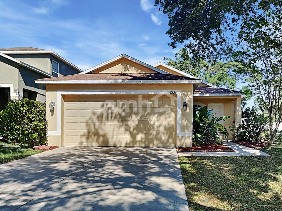 8521 Deer Chase Dr in Riverview, FL - Building Photo