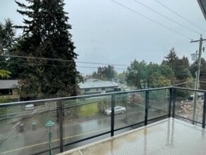 210 First Ave W in Qualicum Beach, BC - Building Photo - Building Photo