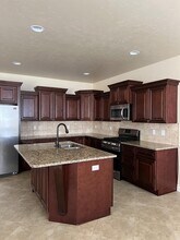 2443 Bramasole Dr in Richland, WA - Building Photo - Building Photo