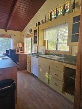 1639 Sleeping Child Rd in Hamilton, MT - Building Photo - Building Photo