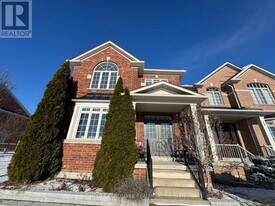13 Woodway Ln in Markham, ON - Building Photo