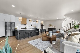 2807 S Terry Ave in Sioux Falls, SD - Building Photo - Building Photo