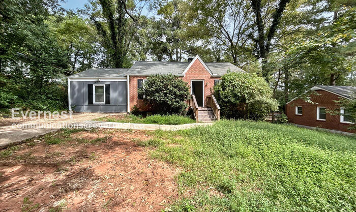 2168 Rexford Dr in Decatur, GA - Building Photo