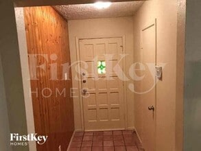 2418 Aprilmont Dr in Sugar Land, TX - Foto de edificio - Building Photo