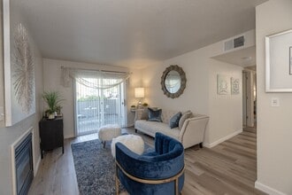 Autumn Oaks Apartments in Roseville, CA - Building Photo - Building Photo