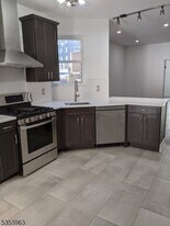 5 Warren St in Newark, NJ - Building Photo
