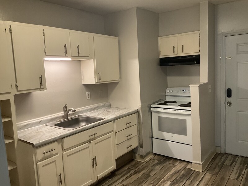 3032 Colerain Ave in Cincinnati, OH - Building Photo