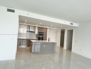 100 E Las Olas Blvd, Unit #1802 in Fort Lauderdale, FL - Building Photo - Building Photo