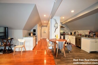 62 Mapleton St, Unit 3 in Boston, MA - Foto de edificio - Building Photo
