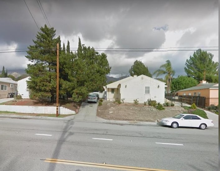 2549 Montrose Ave in Montrose, CA - Building Photo